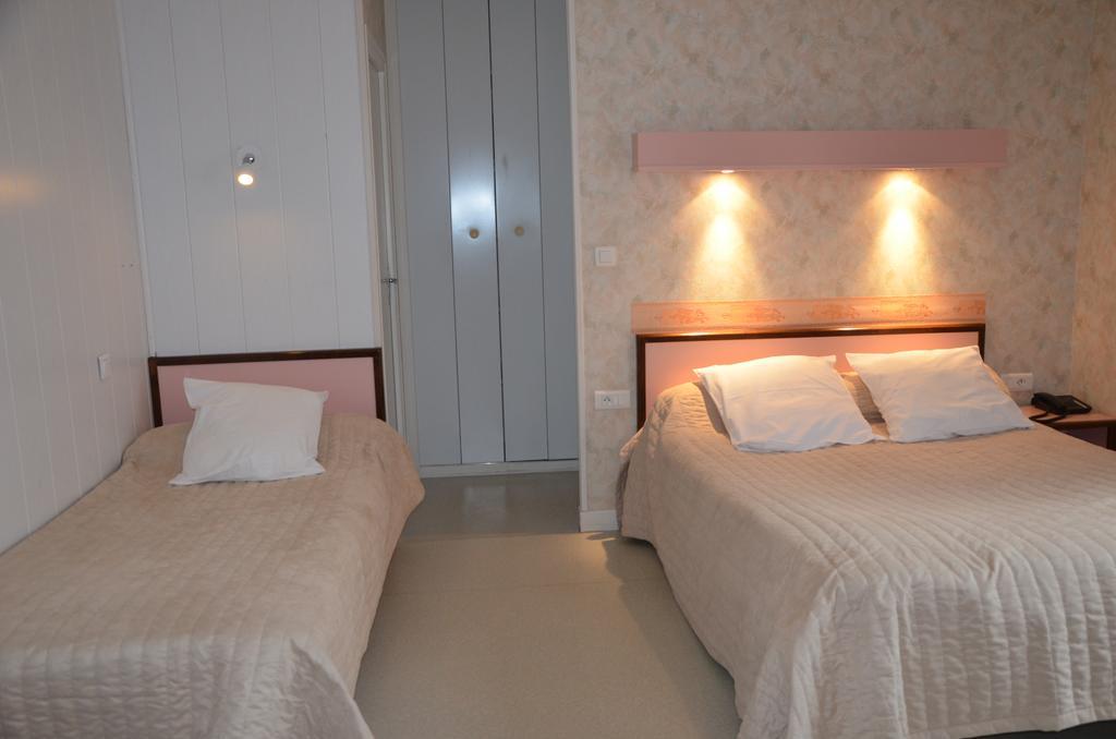 Logis Auberge De L'Allagnonette Saint-Poncy Bagian luar foto