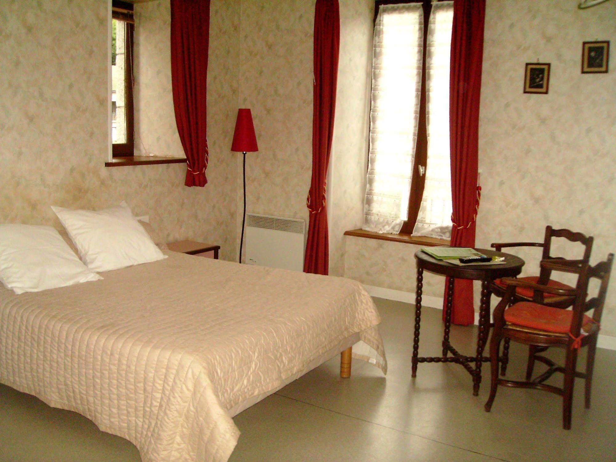 Logis Auberge De L'Allagnonette Saint-Poncy Bagian luar foto